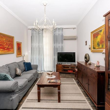 Charming & Authentic Gem - Walk To Port & Shops! Apartment Patras Exterior photo