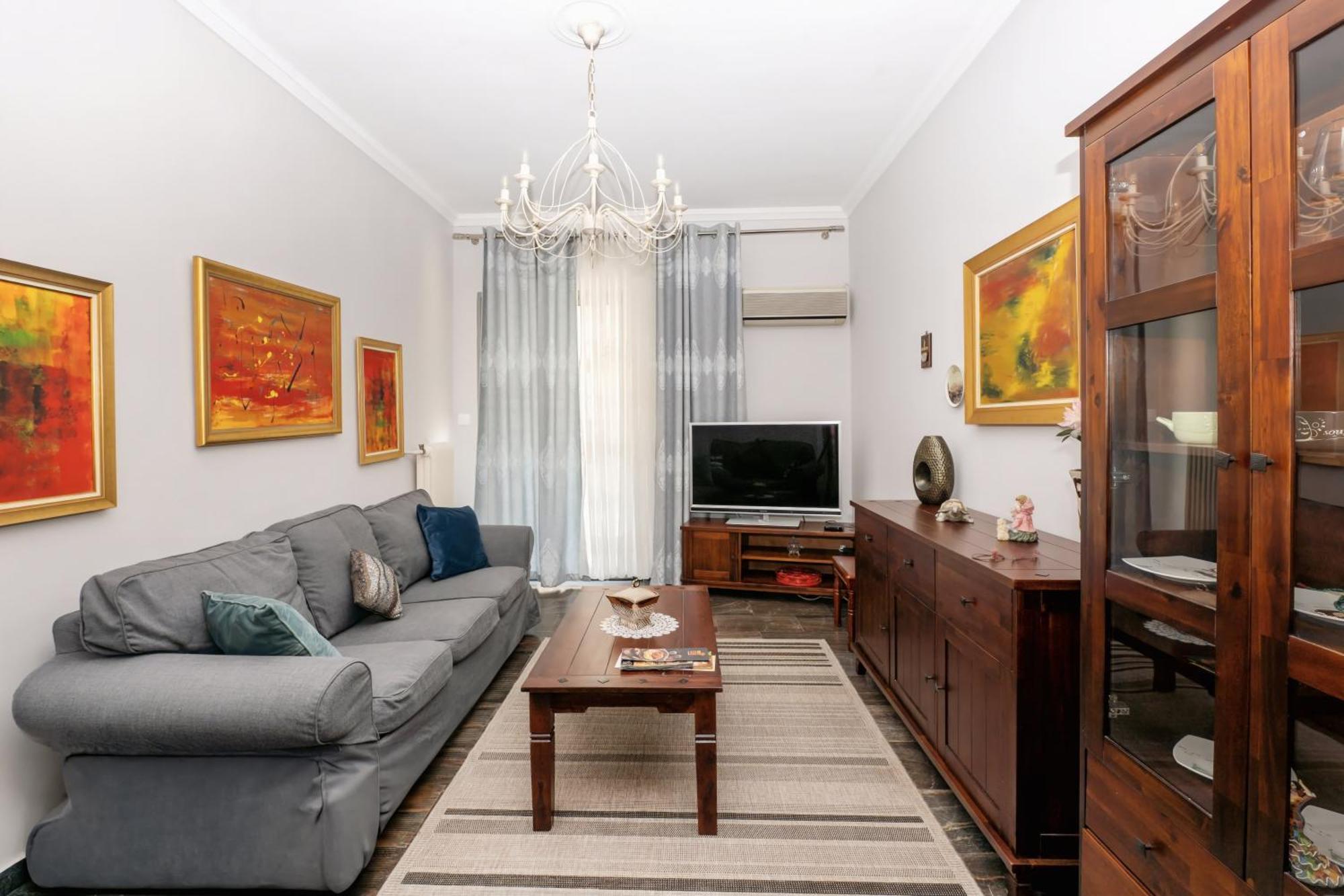 Charming & Authentic Gem - Walk To Port & Shops! Apartment Patras Exterior photo